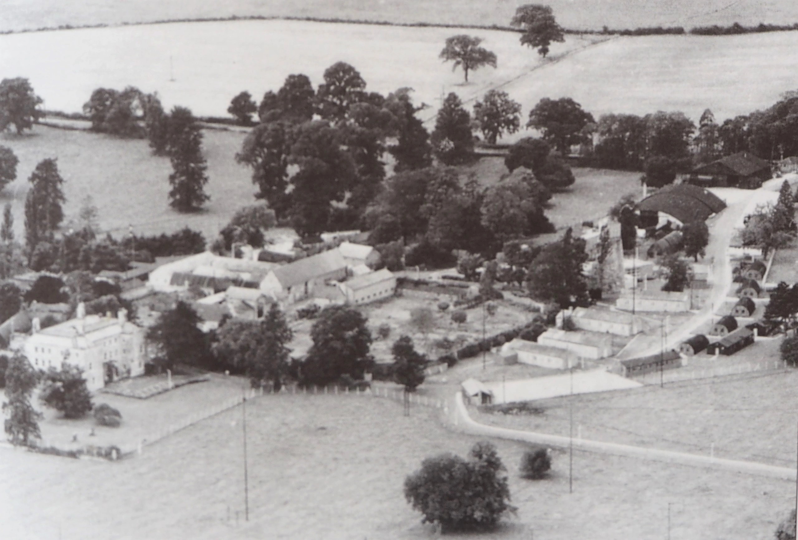 Aerial photo of Hanslope Park from 1947